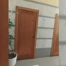 Uno no sabe si es una banda de pirómanos arrepentidos, o si planean revender los aparatos en alguna feria clandestina del bricolaje.