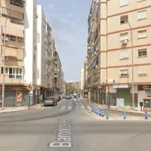Incendio en Málaga: Dos heridos tras un fuego en un piso de la calle Barón de Les