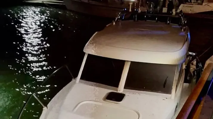 Incendio en el Muelle de Gallineras: bomberos de Cádiz evitaron mayores daños