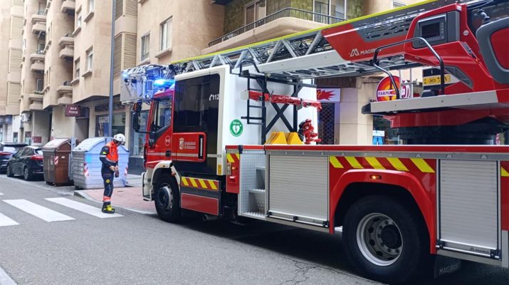 Una sartén, humo y sirenas: el susto en la calle Escultores