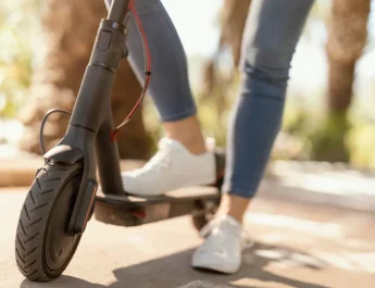 El fuego invisible: el riesgo real que suponen las baterías de litio en nuestros hogares