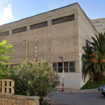 Afectado por humo en incendio de vivienda en pleno Jaén