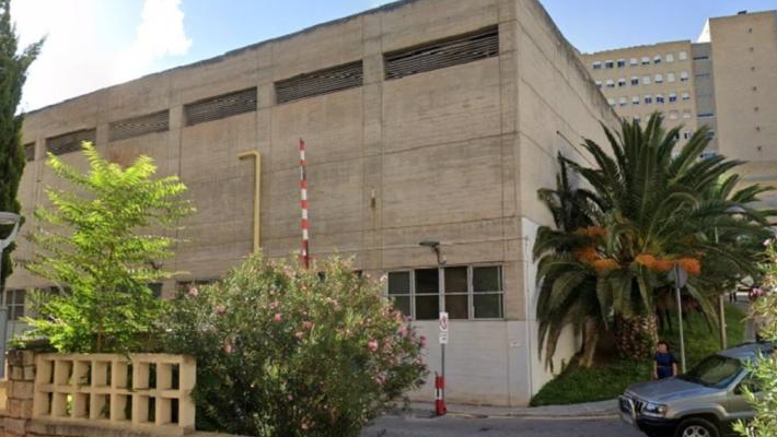 Afectado por humo en incendio de vivienda en pleno Jaén