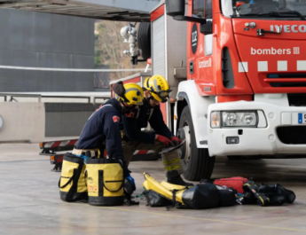 Incendio inesperado en hotel del centro de Barcelona: arde un colchón