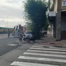 Pequeño incendio en el rótulo de la cafetería San Diego de A Coruña moviliza a los bomberos
