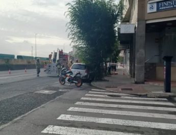 Pequeño incendio en el rótulo de la cafetería San Diego de A Coruña moviliza a los bomberos