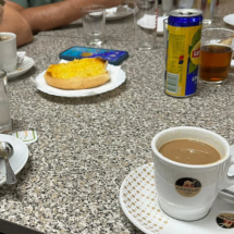 El emblemático local de bifanas en Caia retoma su actividad tras el fuego