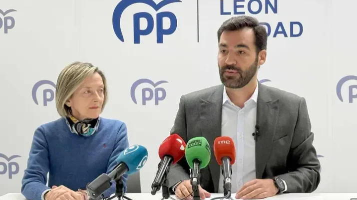 denuncia sobre la gestión de los centros educativos