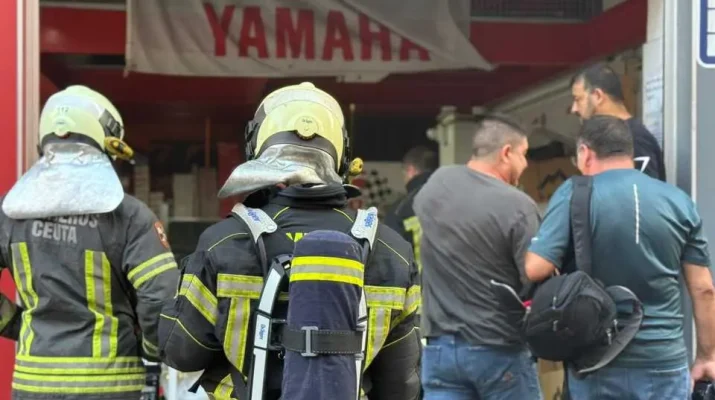 Susto en el taller Automoto: un incendio controlado gracias a la rápida actuación del personal