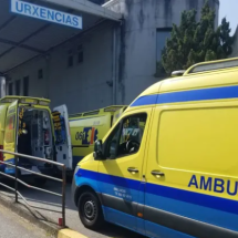 Trasladan a una mujer al hospital por el incendio en la cocina de su vivienda en Poio(Pontevedra)