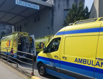 Trasladan a una mujer al hospital por el incendio en la cocina de su vivienda en Poio(Pontevedra)