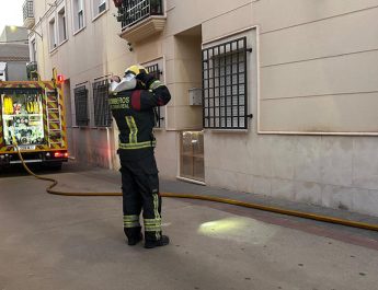 Un incendio por una manta eléctrica causa importantes daños en una vivienda de Campo de Criptana