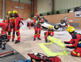 Bomberos de España se forman en rescate y extinción de incendios en vehículos eléctricos: Madrid impulsa la preparación