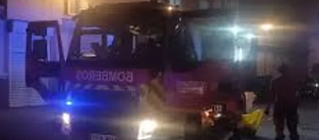 Grave un hombre por incendio en una vivienda de Arrecife. Despliegue de emergencia y primeros datos del incidente.