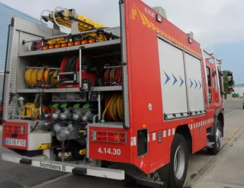 Incendio en un ático de L’Hospitalet deja cinco heridos: análisis, prevención y medidas esenciales para reforzar la seguridad.