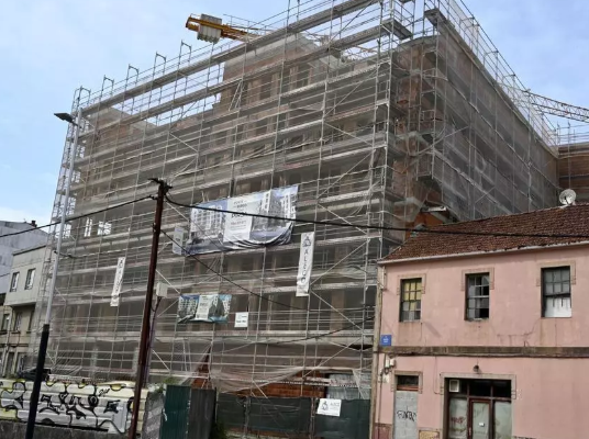 Lo que debes saber sobre los edificios del mañana: puntos de recarga, bicicletas y seguridad contra incendios