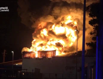 Incendio industrial en Almassora: análisis profundo y medidas avanzadas de seguridad. Impacto real del fuego