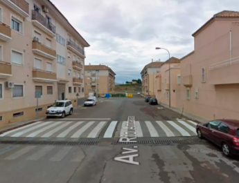 Un incendio en un garaje de Huércal fuerza el desalojo preventivo de una treintena de personas