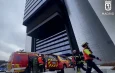 Incendio en un transformador obliga a la evacuación preventiva de la Torre Foster en Madrid.