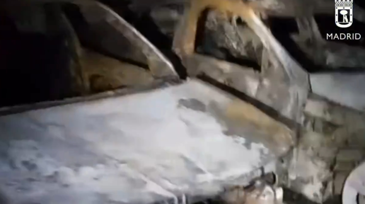 Siete coches devorados por las llamas en un garaje de Madrid. Análisis estructural, riesgos y prevención.