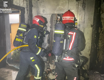 Incendio en hostal de Vinaròs (Castellón) moviliza a los bomberos de inmediato