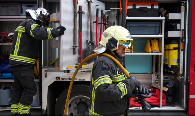 Local de hostelería en llamas y fuga de gas en el Casco Viejo: actuación rápida de bomberos