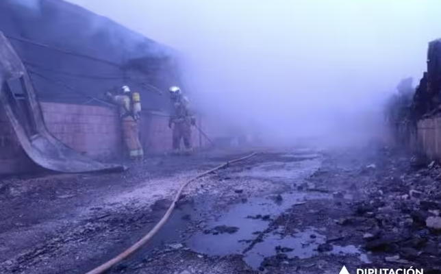 Tragedia en Sancho Abarca: 1.500 lechones y 25 cerdas mueren en incendio de dos naves porcinas