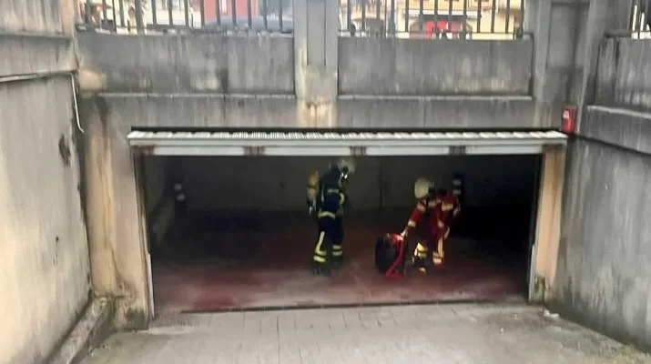 Incendio controlado en un garaje comunitario de Sarón: análisis técnico, prevención y seguridad