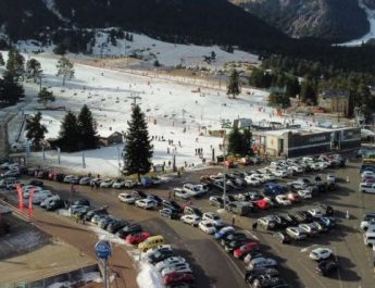 Evacuación urgente en un hotel de La Molina tras un incendio en plena madrugada