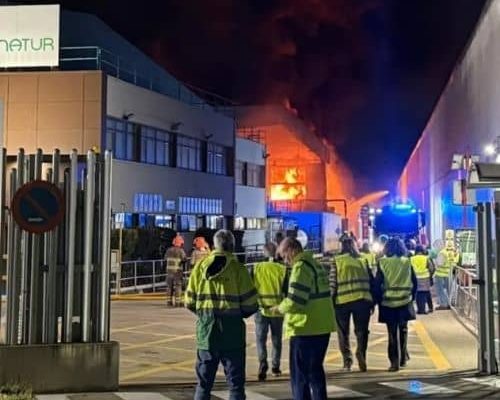 Controlado y extinguido el incendio en Saica Zaragoza