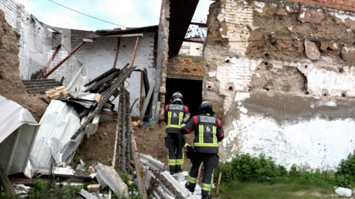 Reavivado un incendio en nave industrial abandonada junto al Llano de las Tinajerías en Lucena. Cuarto incendio en el mismo inmueble