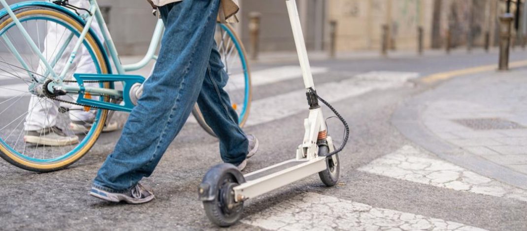 Servicios de emergencia de Bilbao intervienen tras el estallido de un patinete eléctrico. Un incidente que obliga a reflexionar sobre la prevención