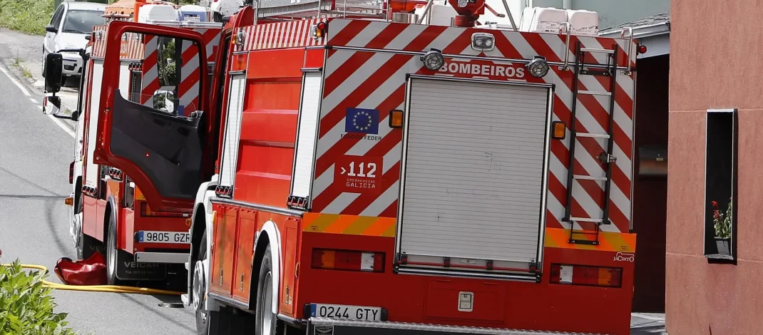 Un descuido doméstico provoca un incendio que arrasa una cocina en el barrio de A Atalaia, en Celeiro. Un incidente doméstico