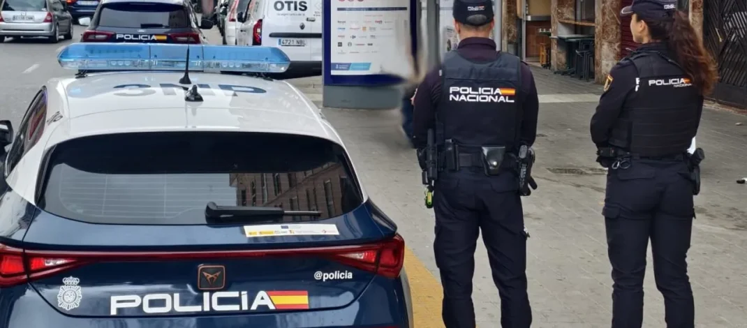 Detenido en Palma tras sustraer 22 extintores de un aparcamiento de centro comercial