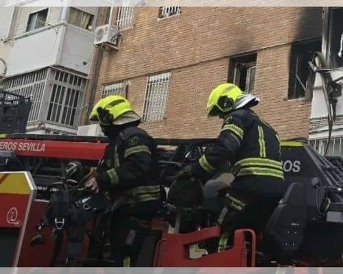 Incendio en cocina de piso en Sevilla deja dos heridos
